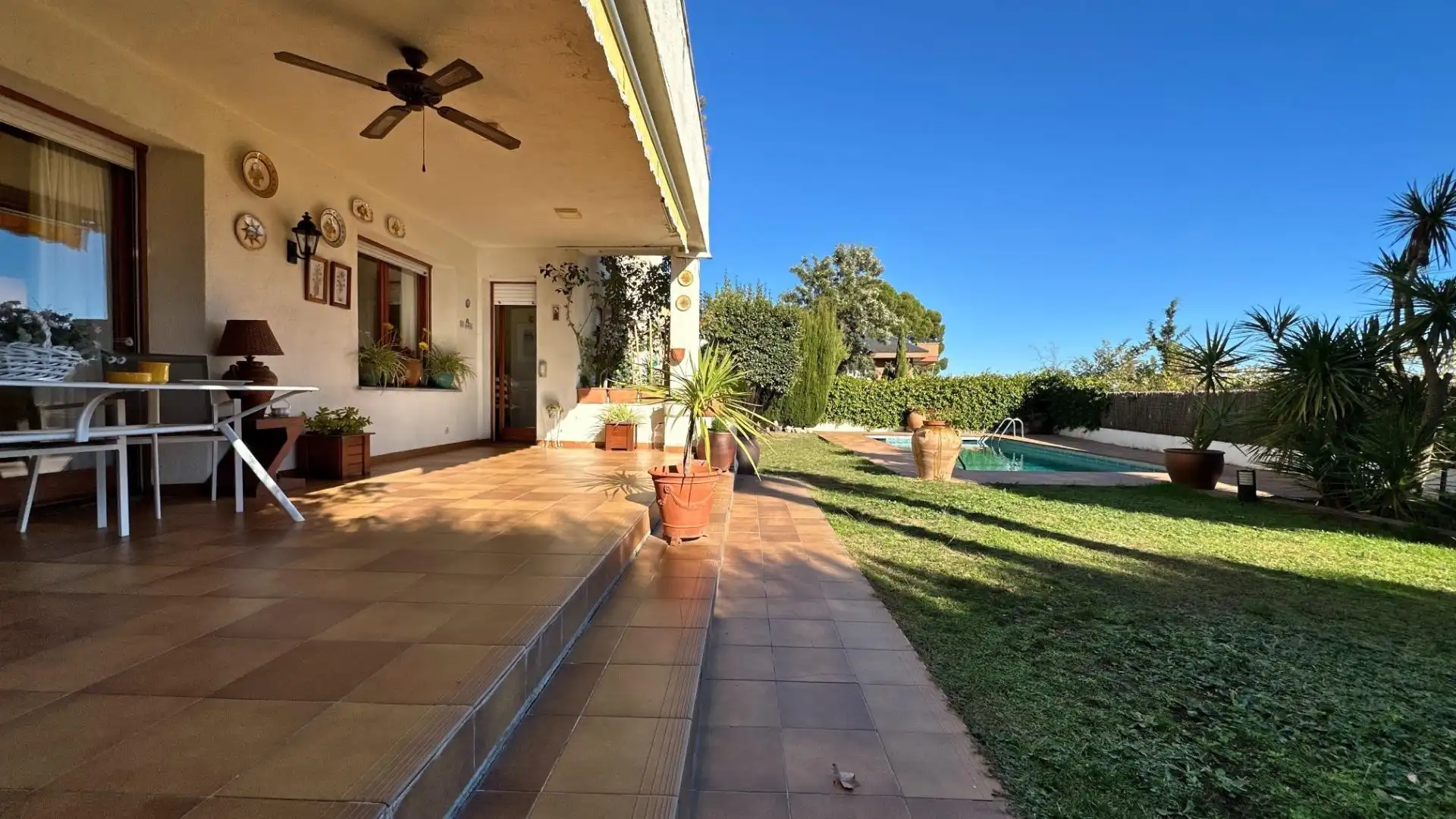 Exterior view of Houses for sale in Sant Cugat del Vallès  with Heating, Private garden and Parquet flooring