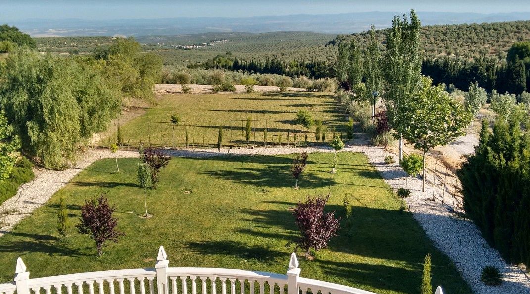 Jardí de Edifici en venda en Ibros amb Alarma