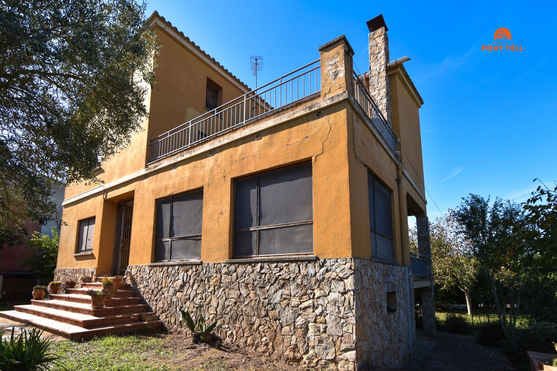 Vista exterior de Casa o xalet en venda en Cruïlles, Monells I Sant Sadurní de L'Heura amb Terrassa, Traster i Balcó