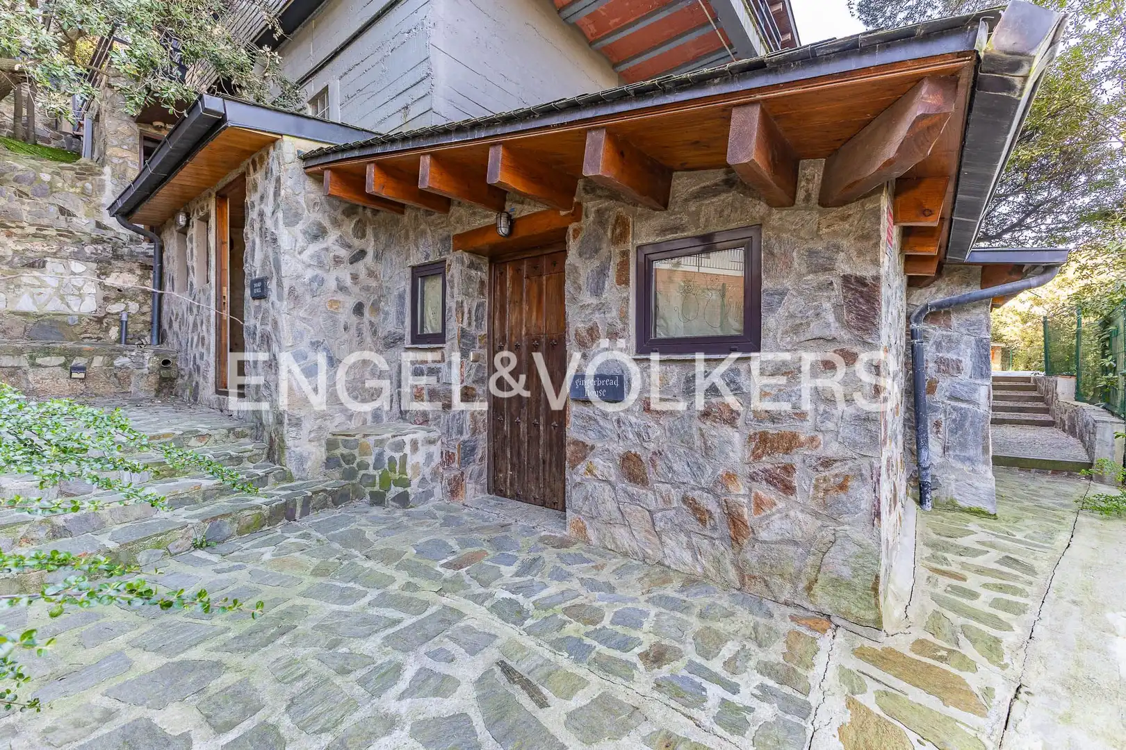 Exterior view of Houses for sale in Barcelona  with Heating, Private garden and Parquet flooring