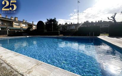 Swimming pool of House or chalet for sale in Barberà del Vallès  with Air Conditioner, Heating and Private garden