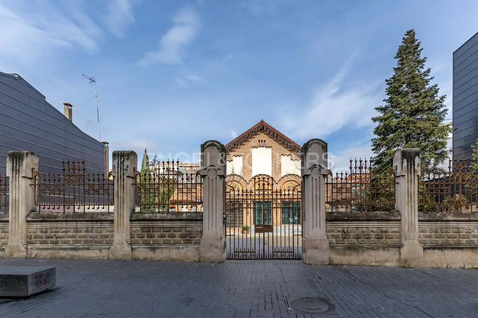 Vista exterior de Residencial en venda en Cerdanyola del Vallès