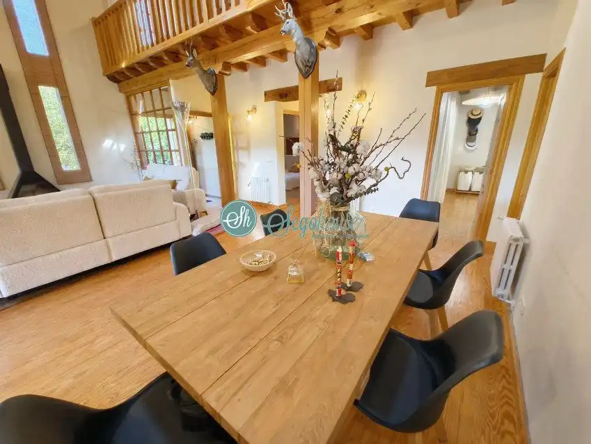Comedor de Casa o chalet en venta en Palazuelos de Eresma con Calefacción, Terraza y Amueblado
