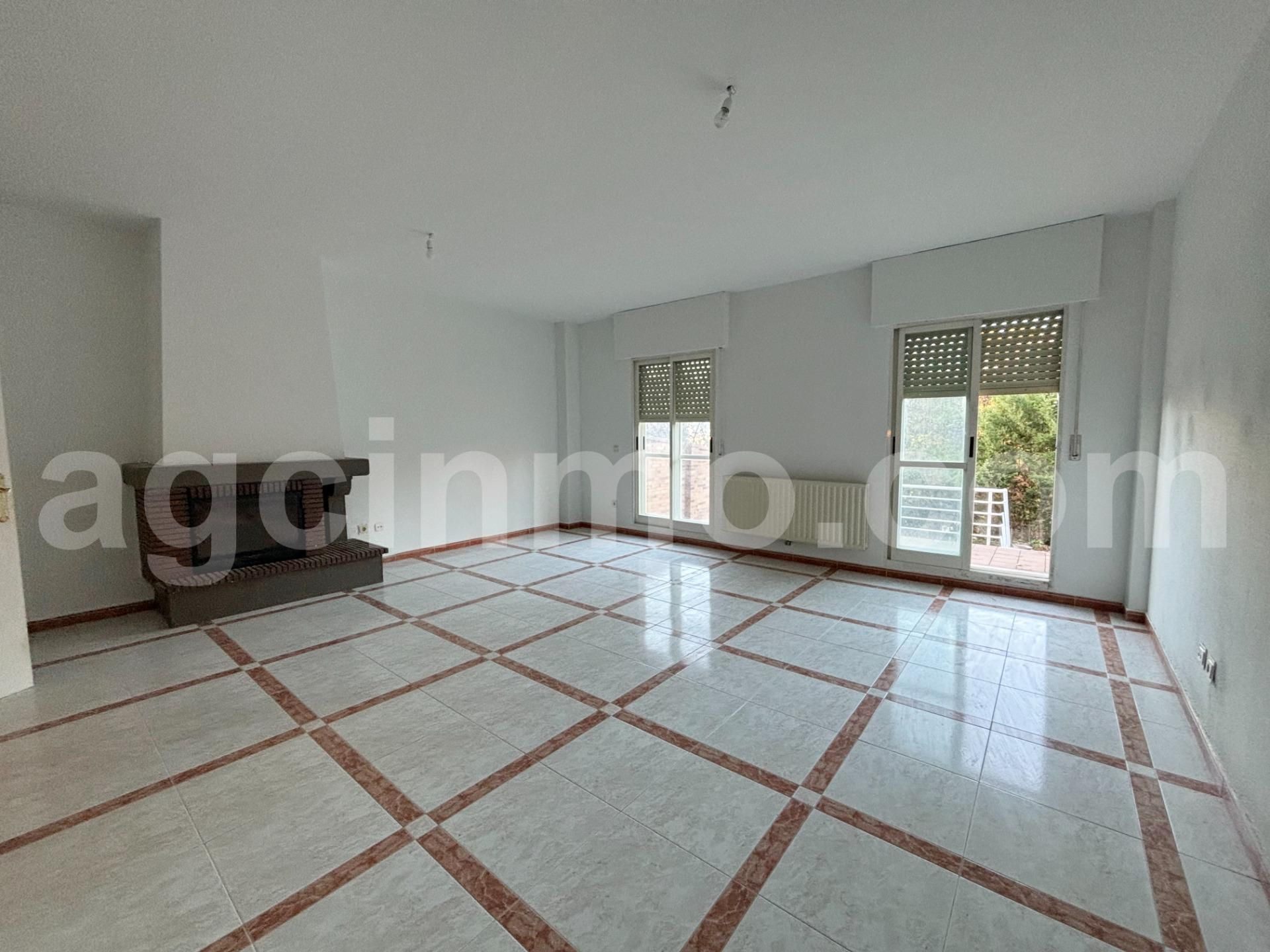 Living room of House or chalet to rent in Valladolid Capital  with Heating, Private garden and Terrace