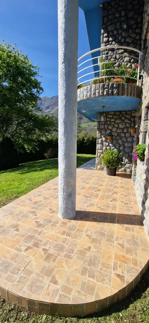 Vista exterior de Casa o xalet en venda en Riosa amb Calefacció, Jardí privat i Terrassa