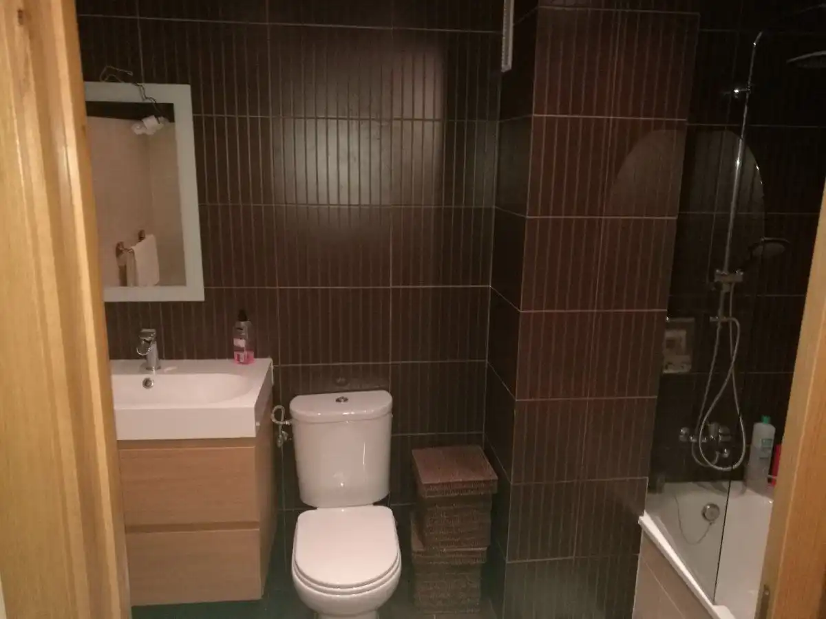 Badezimmer von Wohnung zur Miete in Badajoz mit Klimaanlage, Terrasse und Abstellraum