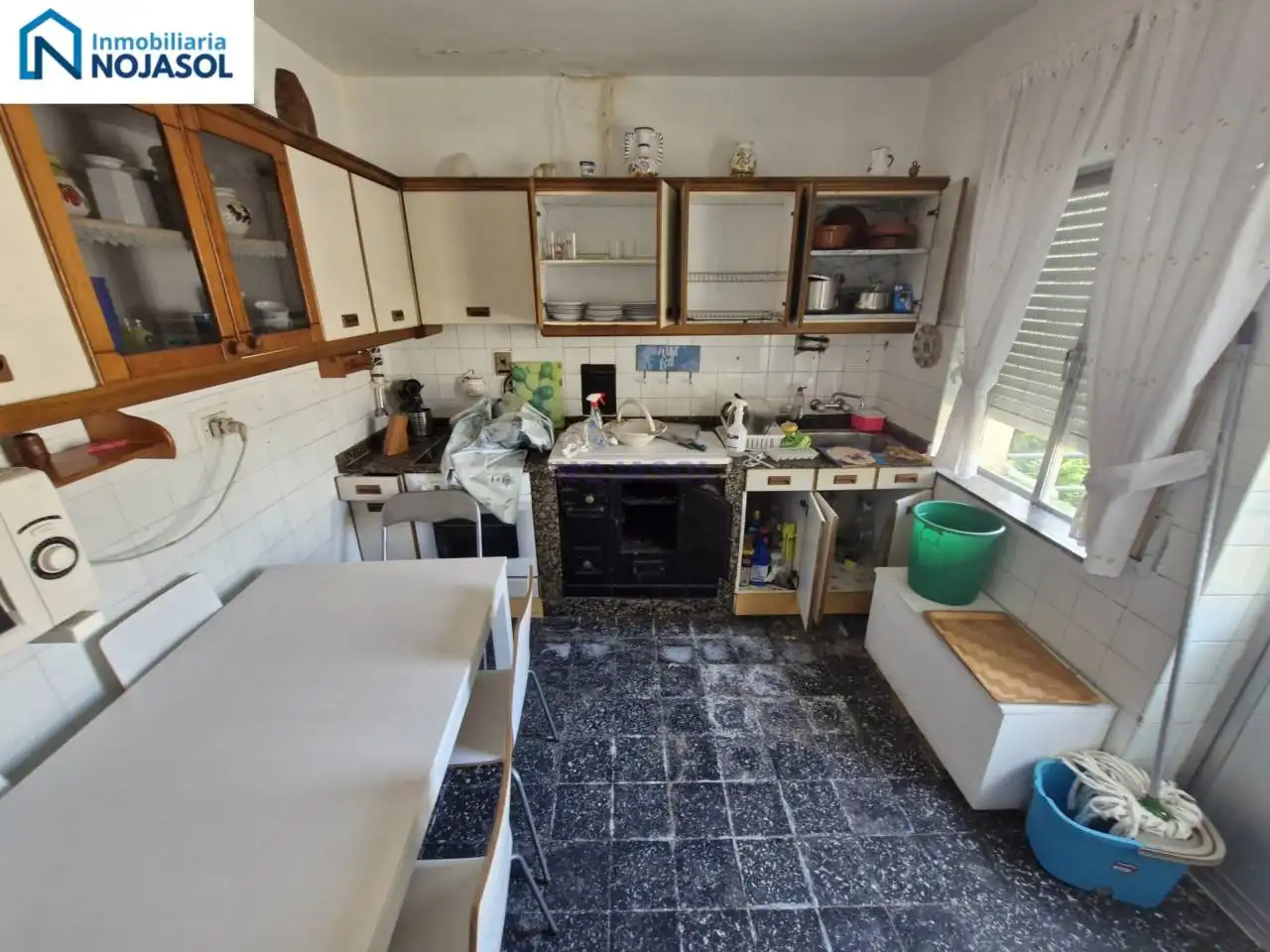Cuina de Casa o xalet en venda en Arnuero amb Calefacció, Jardí privat i Terrassa
