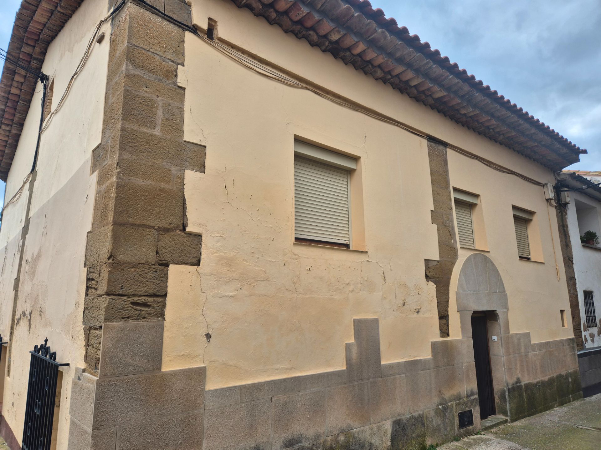 Vista exterior de Casa o xalet en venda en Loporzano amb Jardí privat i Terrassa
