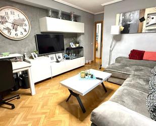 Sala d'estar de Pis en venda en  Madrid Capital