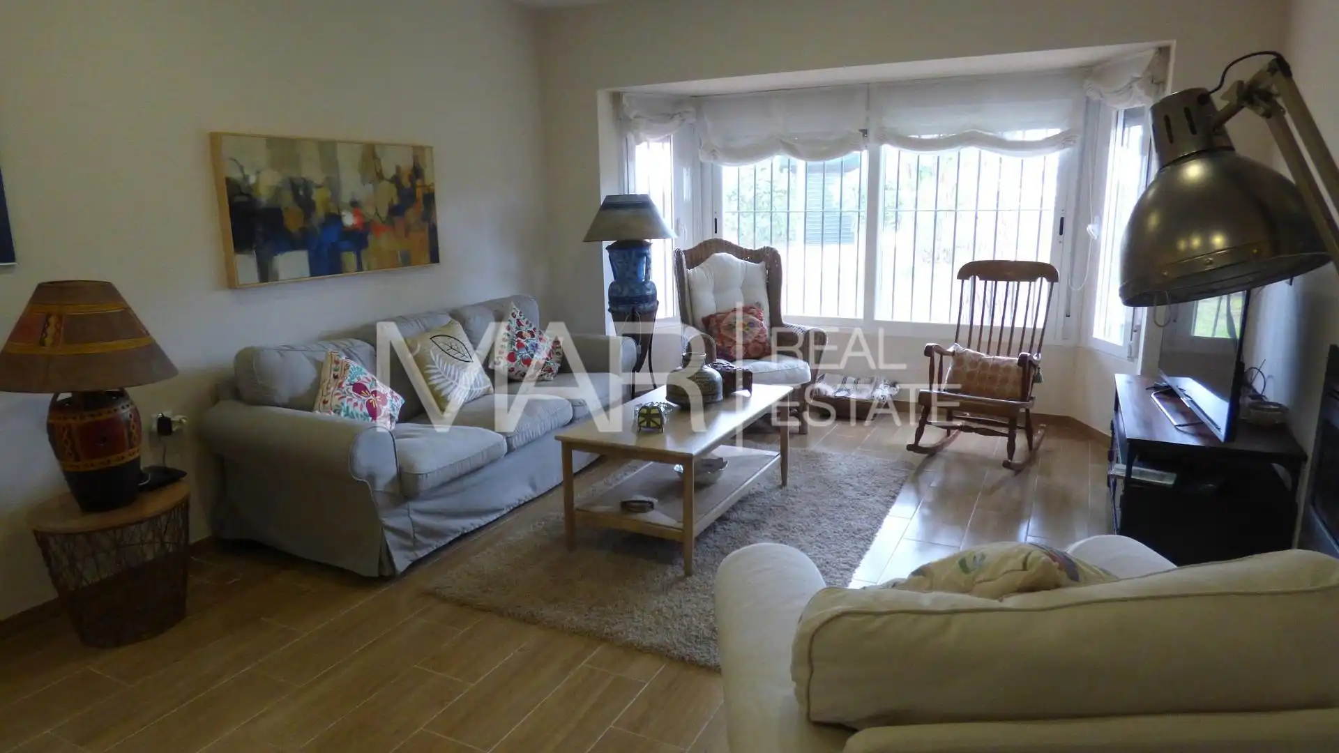 Sala d'estar de Casa o xalet en venda en Chiclana de la Frontera amb Aire condicionat, Jardí privat i Terrassa