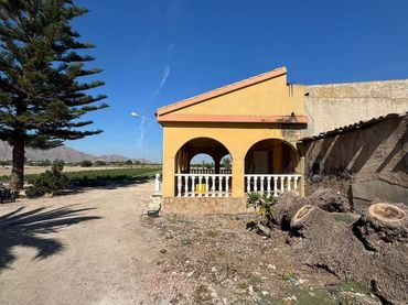 Casa rústica con jardín en venta en N/A