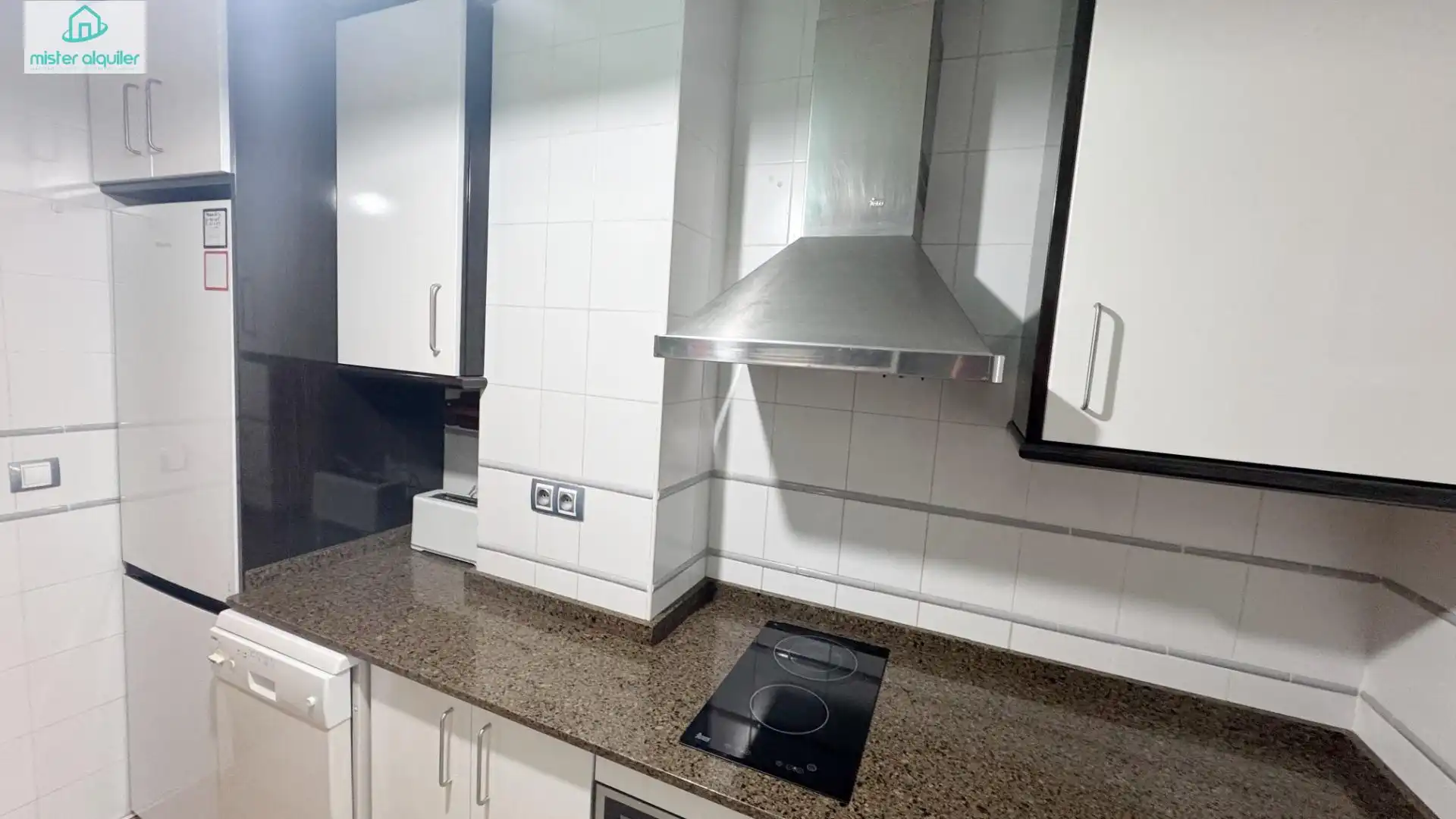 Cuina de Apartament en venda en El Campello amb Aire condicionat, Calefacció i Jardí privat