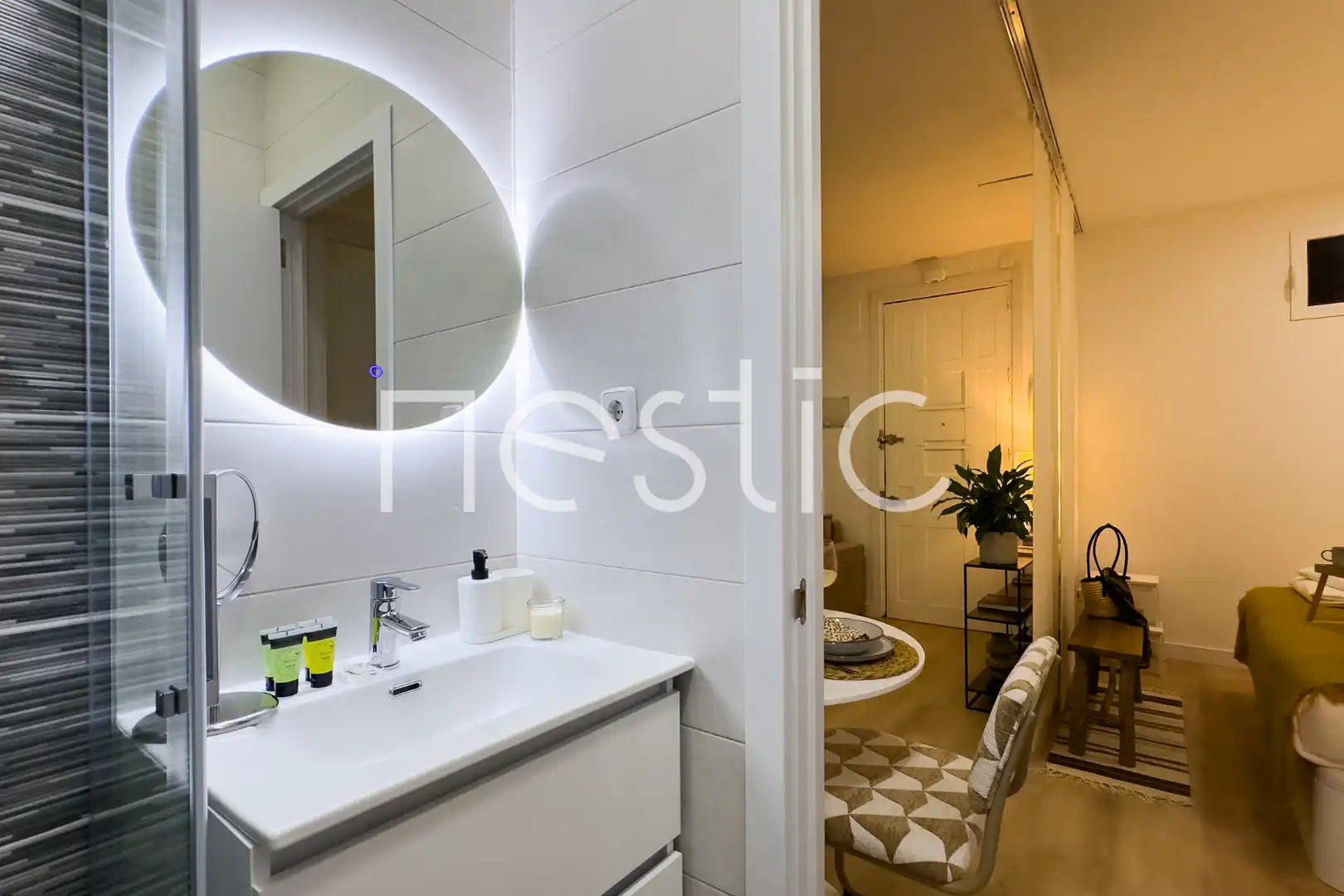 Baño de Apartamento de alquiler en Madrid con Aire acondicionado, Calefacción y Amueblado