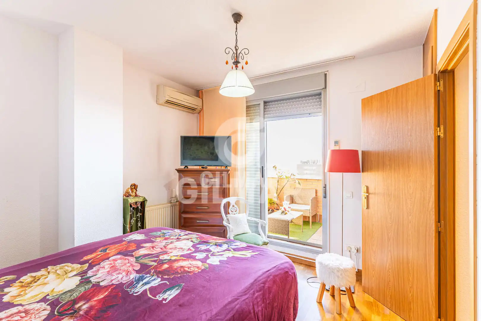 Habitación de Ático en venta en Parla con Calefacción, Jardín privado y Trastero