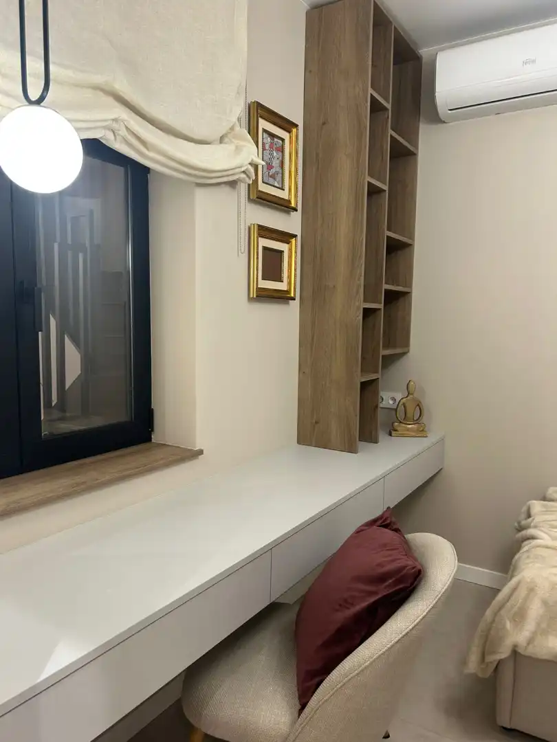 Sala d'estar de Casa adosada en venda en Torrent amb Aire condicionat, Terrassa i Moblat