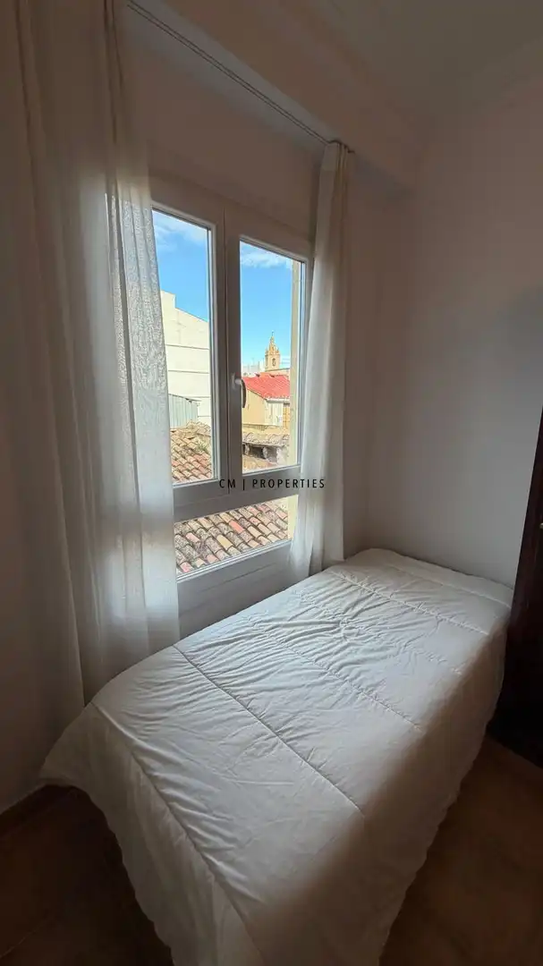 Bedroom of Flat for rent in Valencia  with Air Conditioner, Heating and Furnished