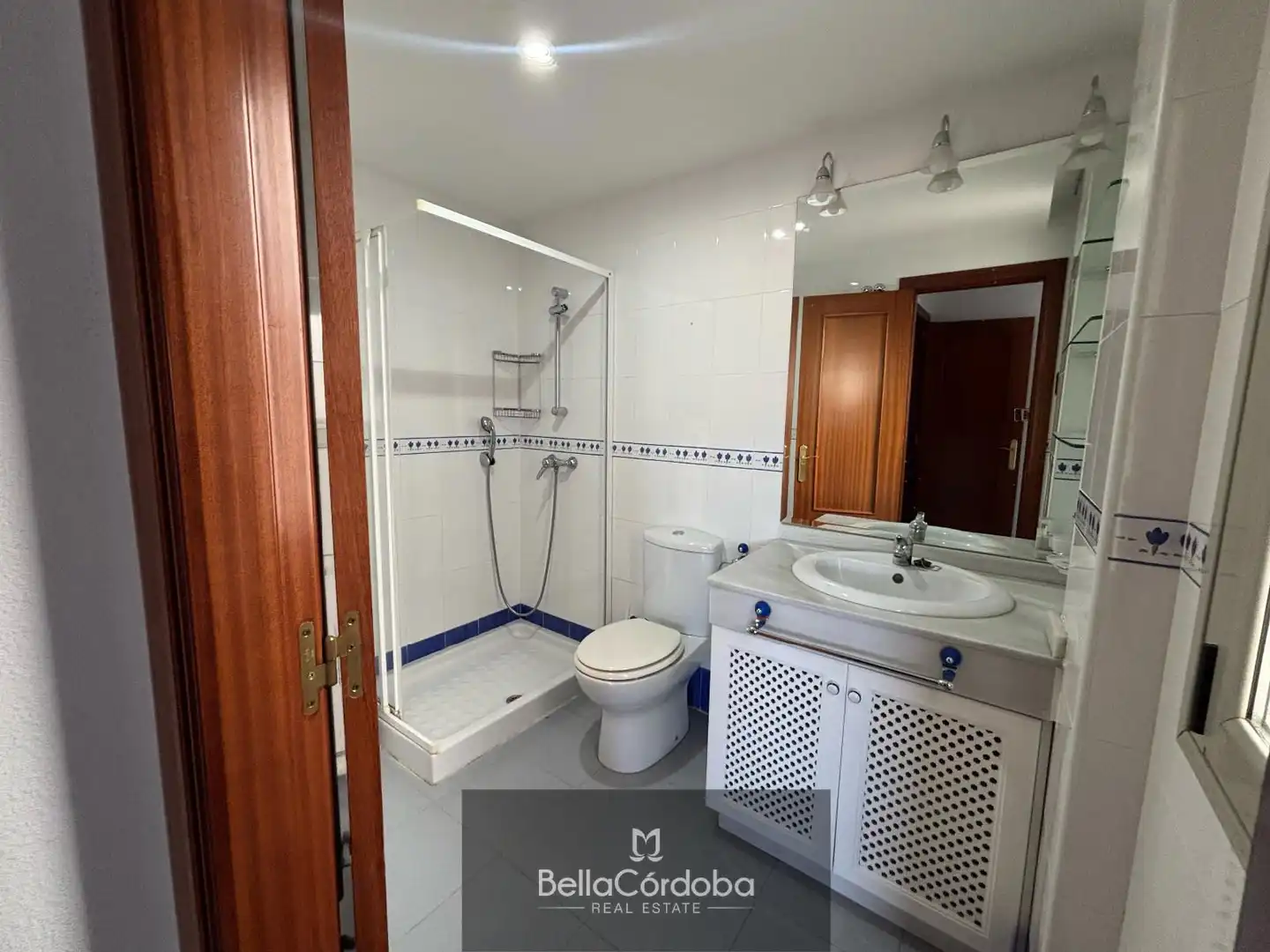 Bany de Pis en venda en Córdoba amb Aire condicionat i Terrassa