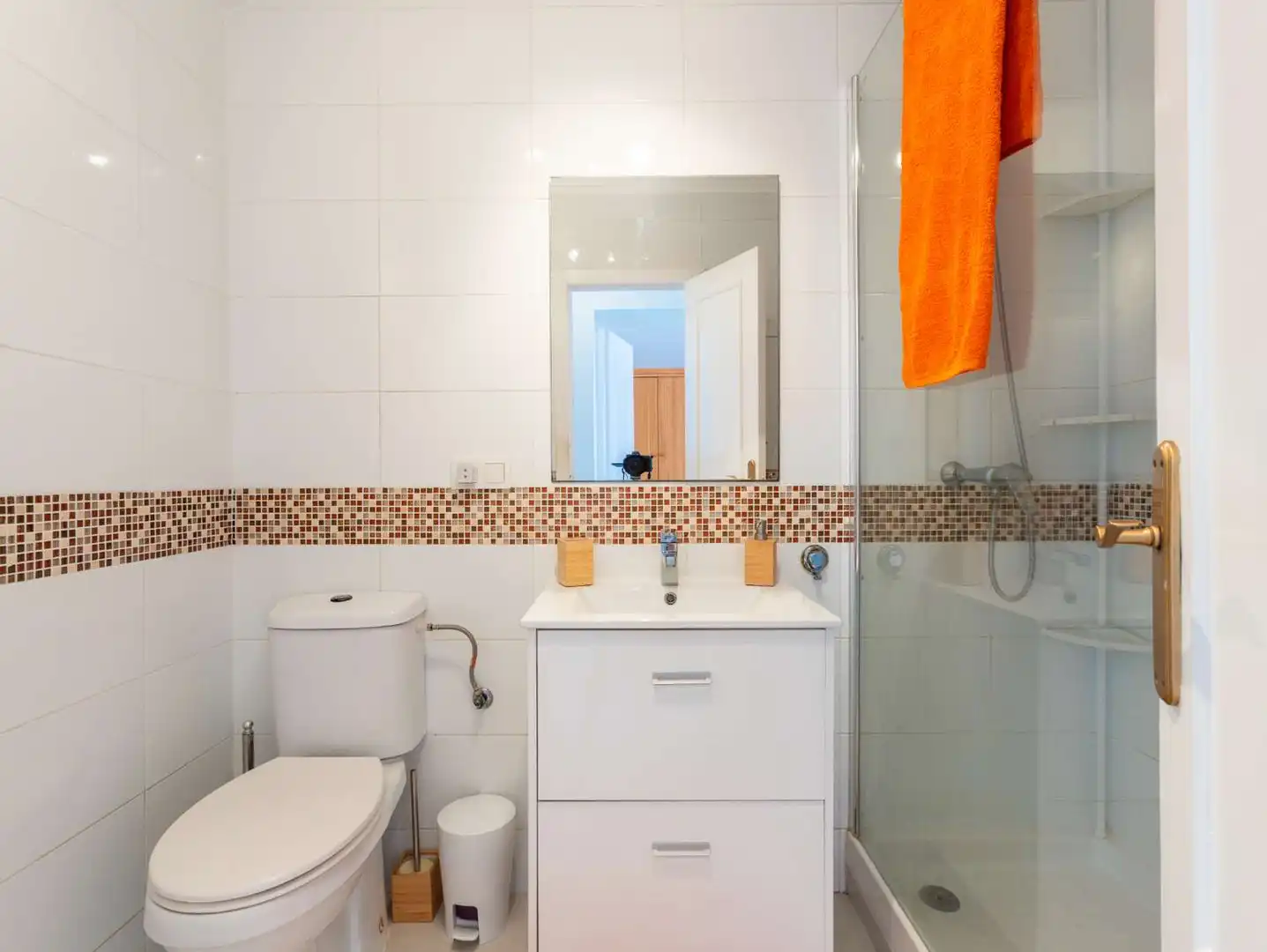 Bathroom of Apartments for sale in Orihuela Costa