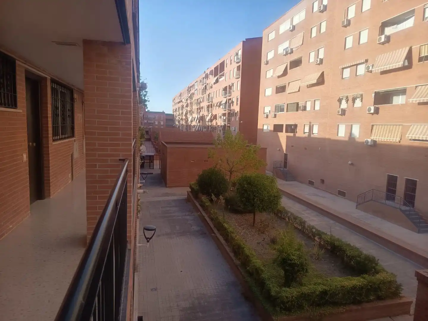 Vista exterior de Dúplex en venta en Granada con Aire acondicionado, Calefacción y Trastero