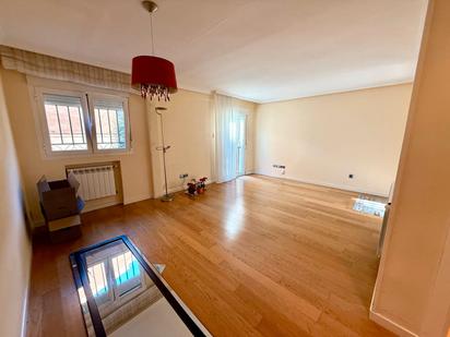 Living room of Duplex for sale in Segovia Capital  with Heating, Storage room and Balcony