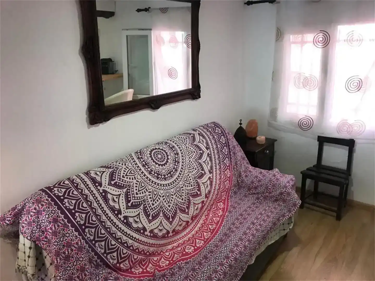 Sala d'estar de Planta baixa en venda en Baños de Montemayor amb Parquet, Moblat i Balcó