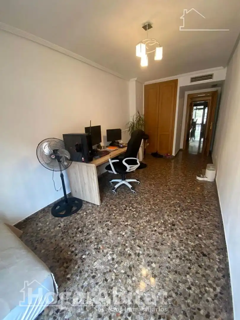 Wohnung zum Verkauf in Valencia mit Klimaanlage, Heizung und Terrasse