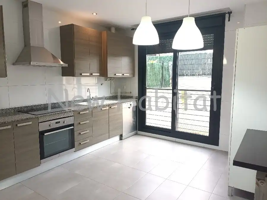 Cocina de Casa adosada en venta en Castellón de la Plana / Castelló de la Plana con Aire acondicionado, Jardín privado y Terraza