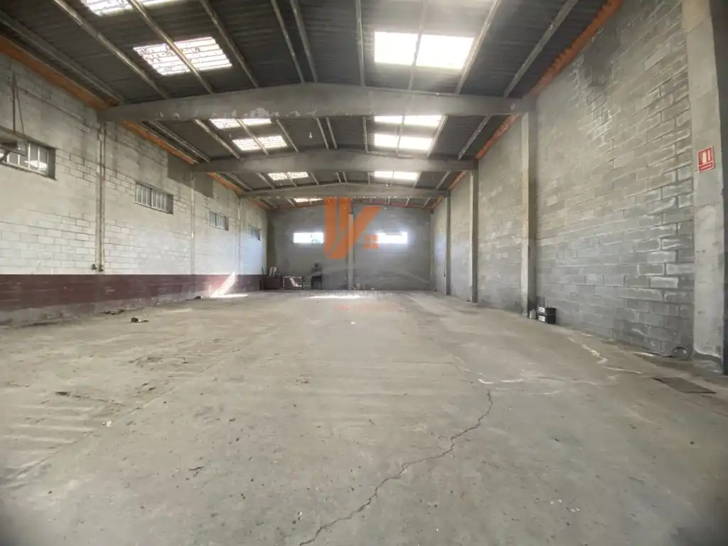 Nave industrial de alquiler en Lugar O Burgo, O Pino