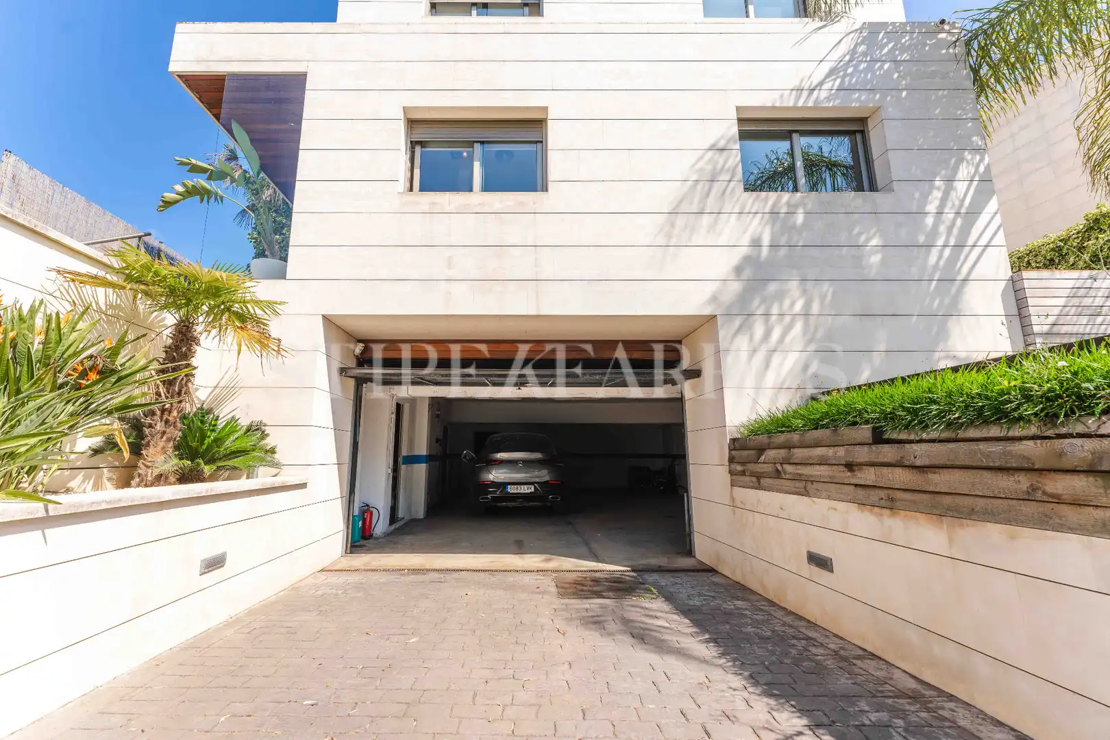Vista exterior de Casa o chalet de alquiler en El Papiol con Aire acondicionado, Calefacción y Jardín privado