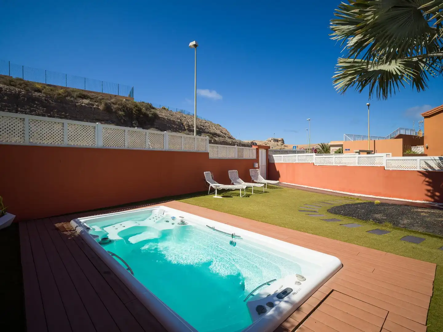 Piscina de Casa adosada en venda en Las Palmas de Gran Canaria amb Jardí privat, Terrassa i Traster