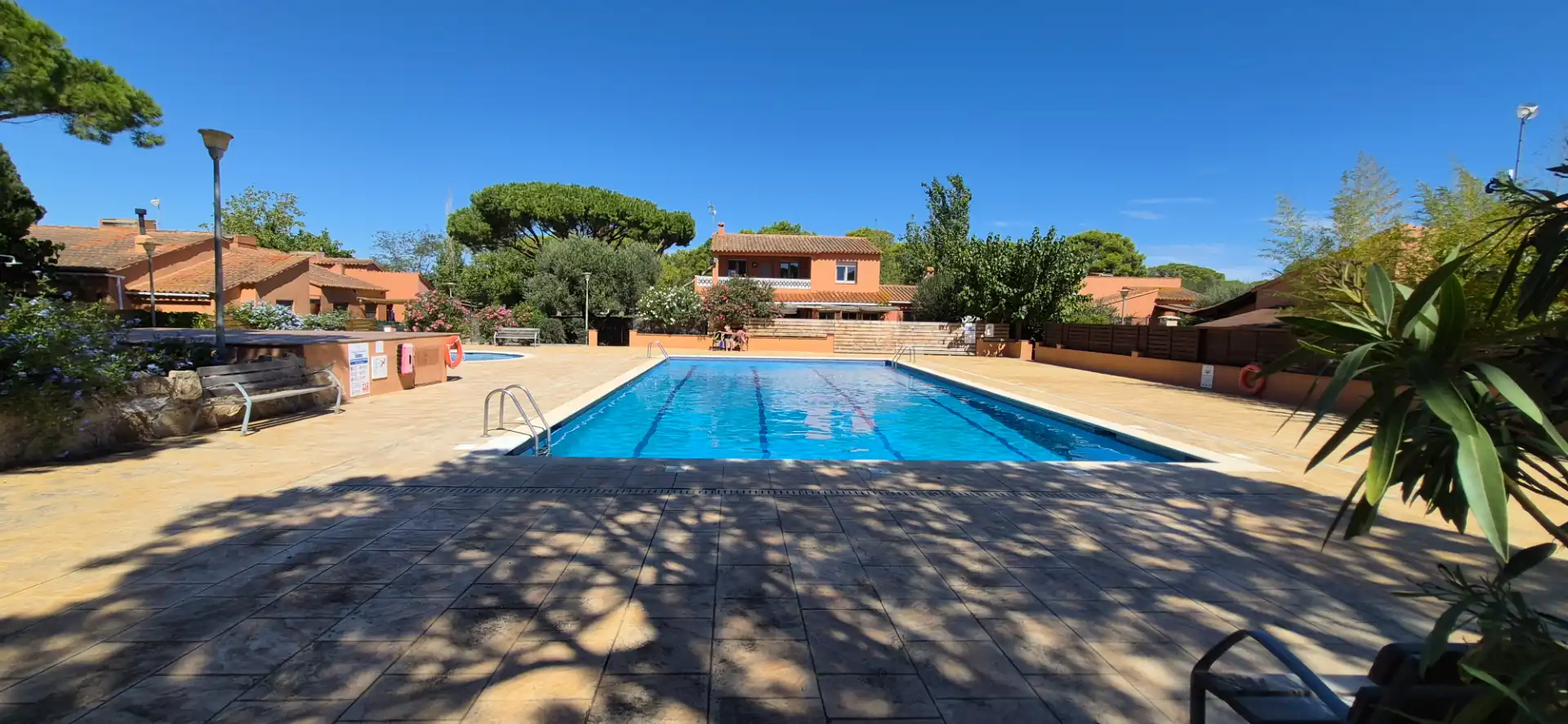 Schwimmbecken von Wohnung zum Verkauf in El Mas Pinell