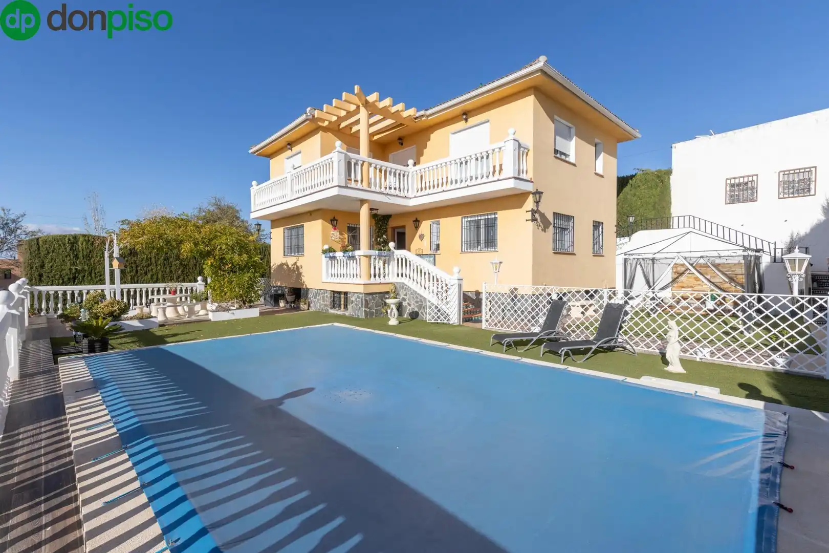 Detached house with terrace for sale in Calle ABEDUL