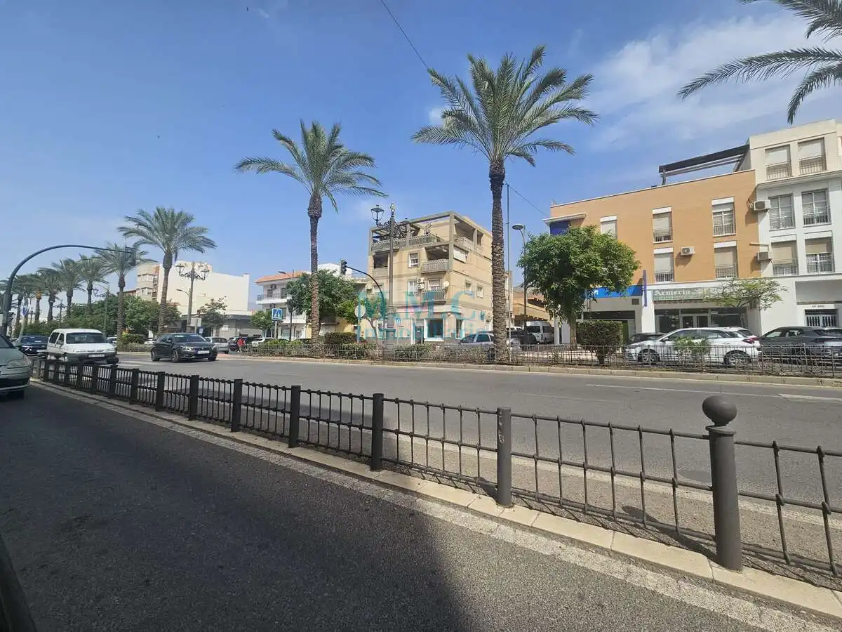 Vista exterior de Piso en venta en Roquetas de Mar con Terraza y Amueblado