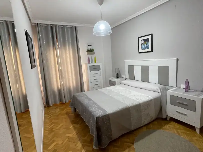 Habitación de Piso de alquiler en Cuenca con Calefacción, Parquet y Terraza