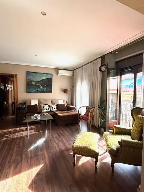 Wohnzimmer von Wohnung zum Verkauf in Madrid mit Klimaanlage, Heizung und Balkon