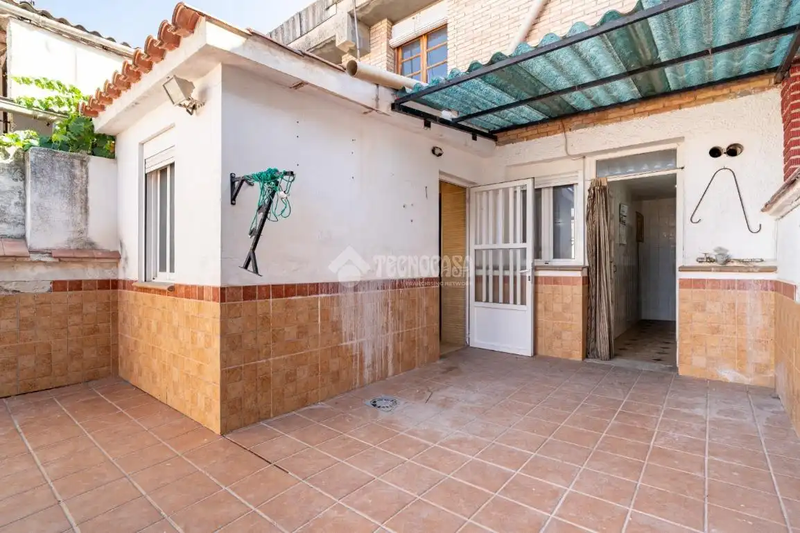 Vista exterior de Casa adosada en venta en Peligros