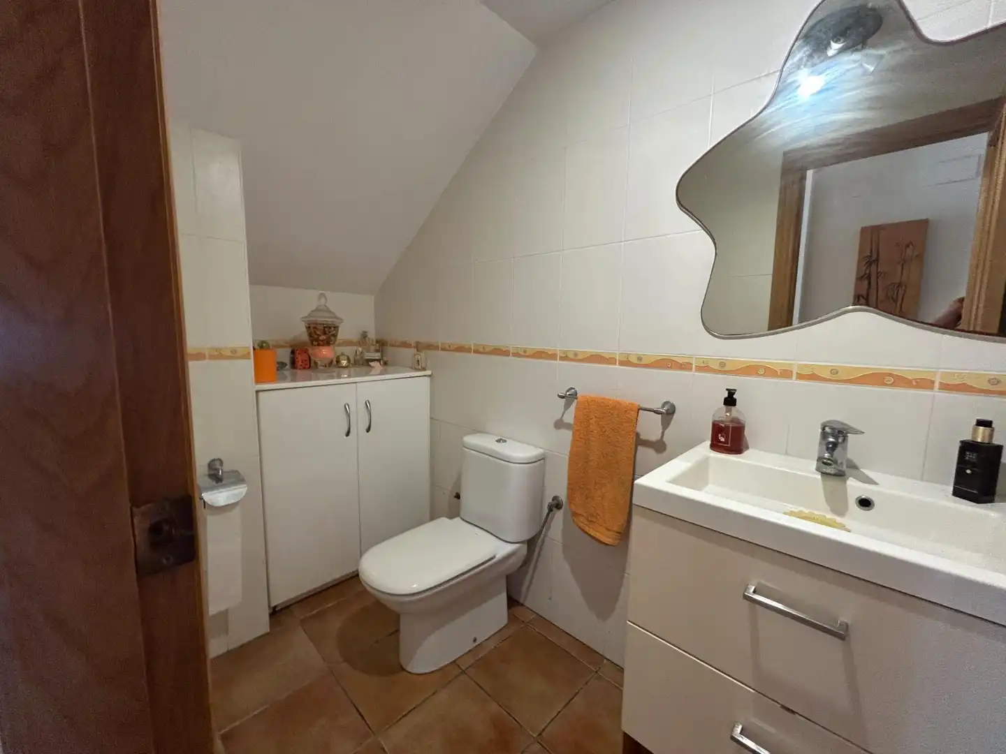 Badezimmer von Einfamilien-Reihenhaus zum Verkauf in Cullera mit Klimaanlage, Privatgarten und Terrasse