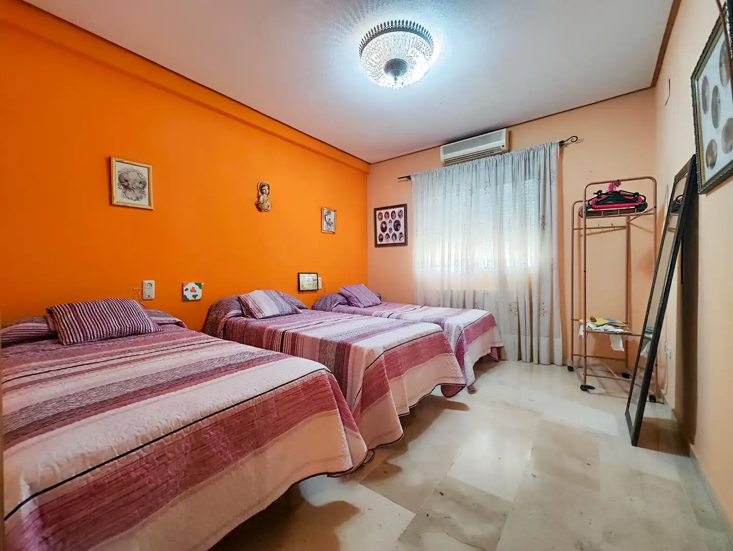 Dormitori de Casa o xalet en venda en Argamasilla de Calatrava amb Aire condicionat, Calefacció i Moblat
