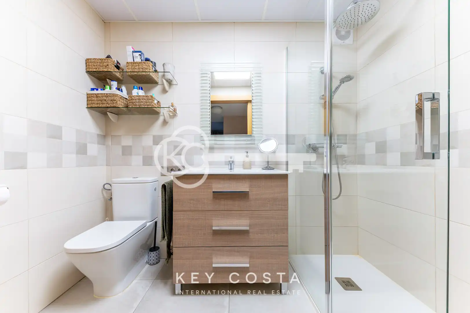 Bathroom of Flat for sale in Alicante / Alacant  with Air Conditioner, Heating and Private garden