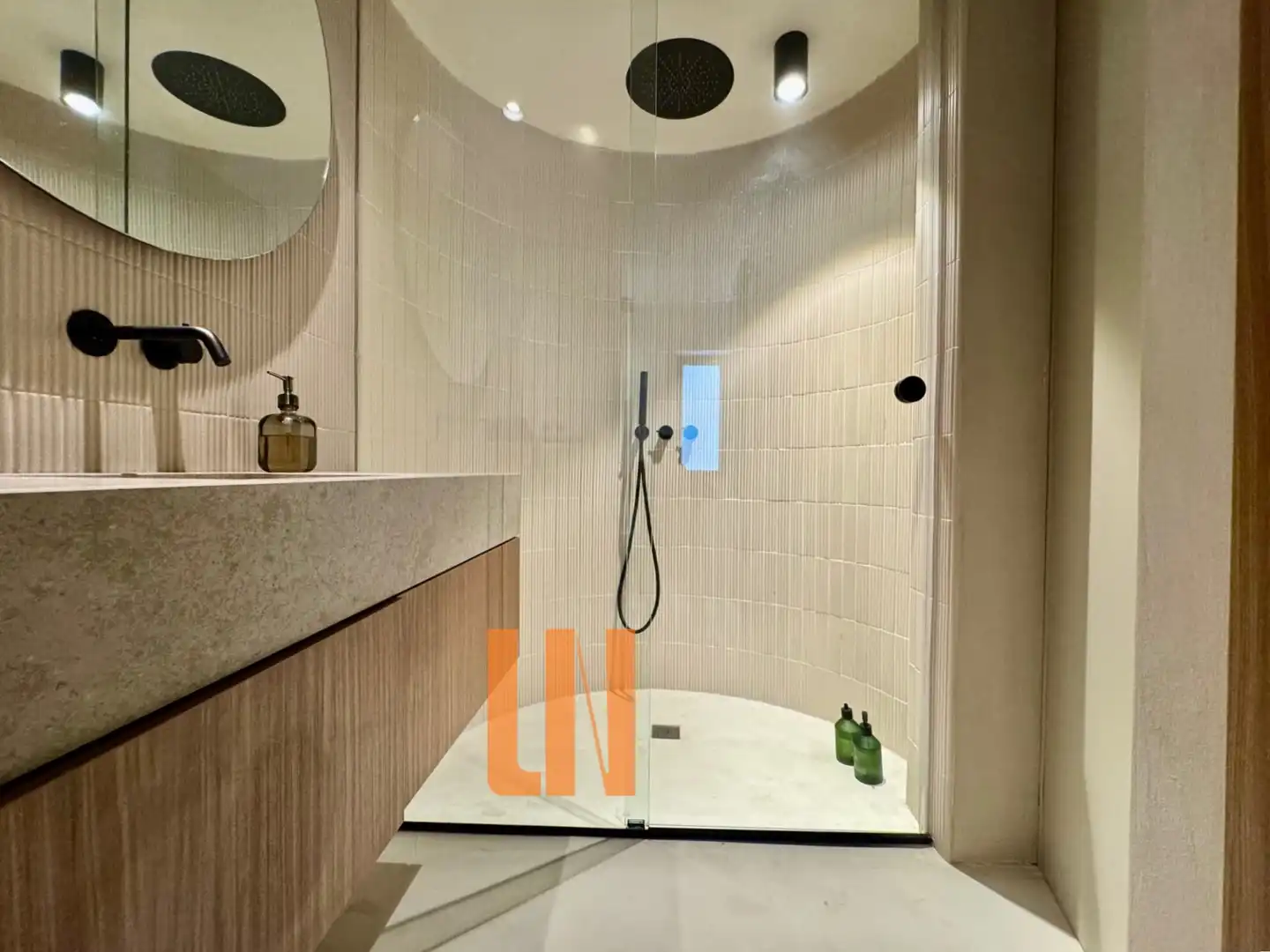 Baño de Piso de alquiler en A Coruña Capital  con Calefacción, Amueblado y Horno