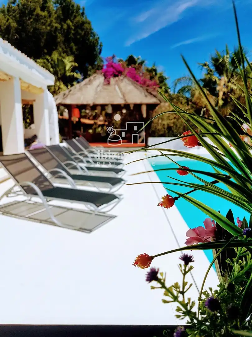 Swimming pool of Houses for sale in Santa Eulària des Riu  with Air Conditioner, Private garden and Terrace