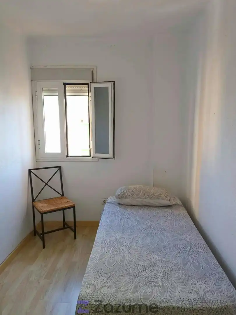 Schlafzimmer von Wohnung zur Miete in Sevilla mit Klimaanlage, Heizung und Möbliert