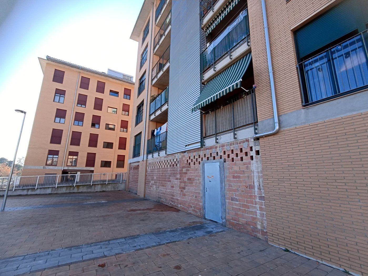 Vista exterior de Local en venda en Sabadell