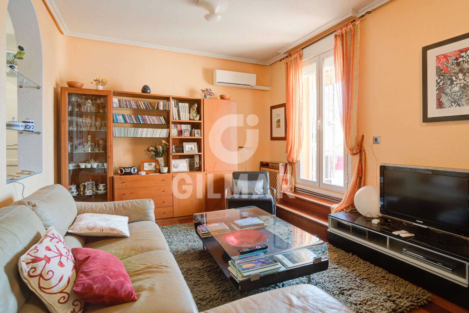 Sala d'estar de Àtic en venda en  Madrid Capital amb Aire condicionat, Calefacció i Terrassa