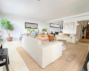 Sala d'estar de Apartament de lloguer en Marbella amb Aire condicionat, Calefacció i Terrassa