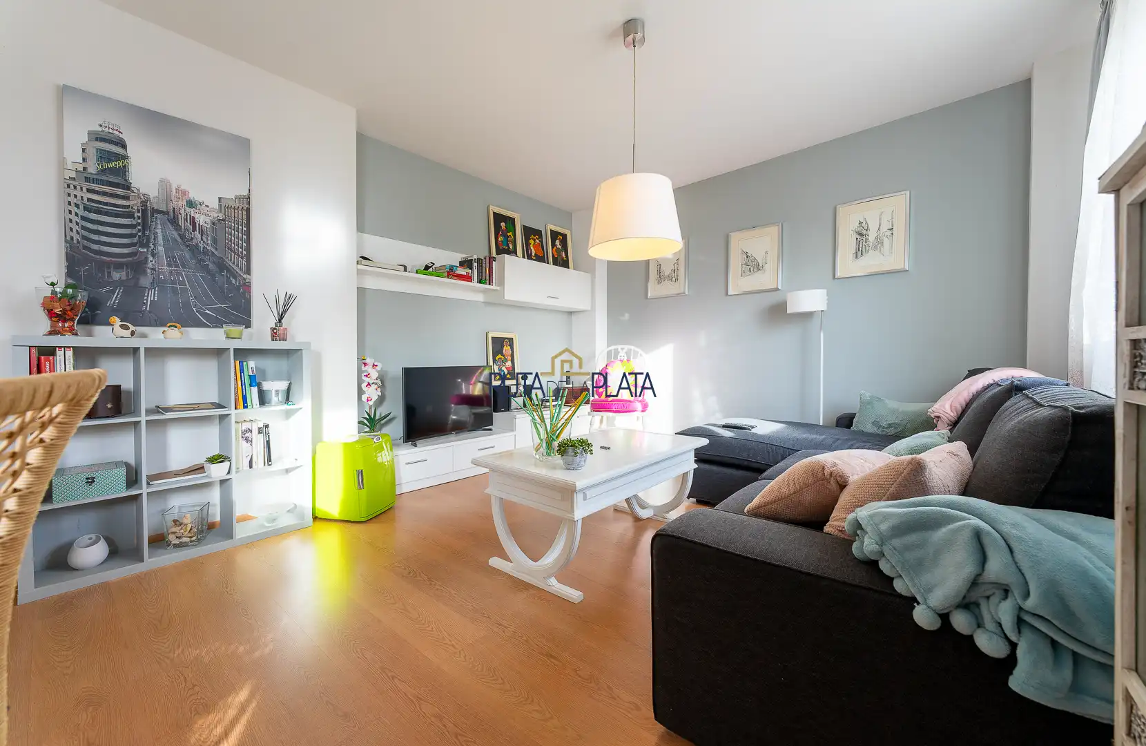 Sala de estar de Casa adosada en venta en Roales con Calefacción, Jardín privado y Alarma