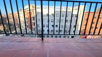 Exterior view of Flat for sale in  Barcelona Capital  with Heating, Parquet flooring and Furnished