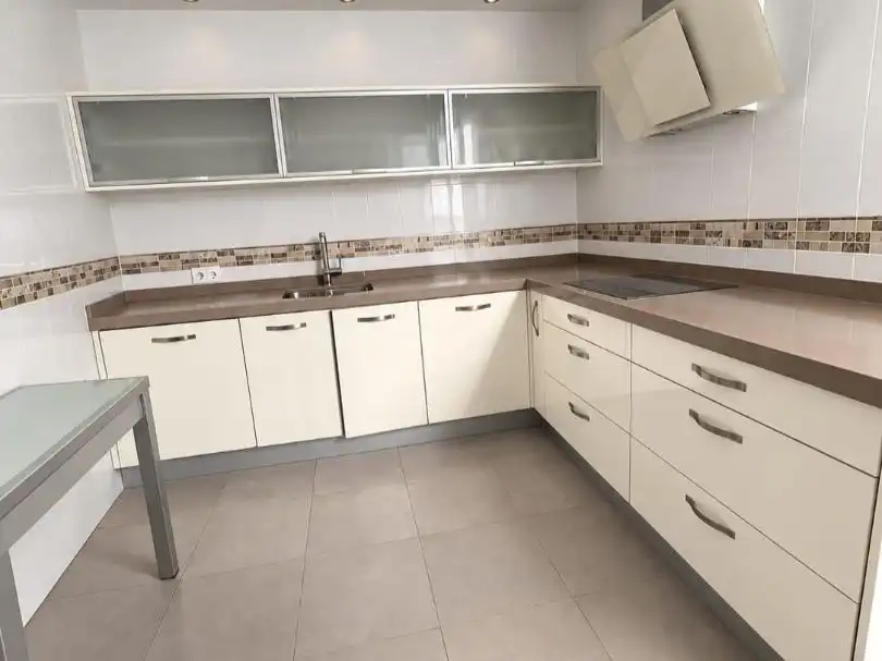 Cuina de Pis en venda en Montemayor amb Aire condicionat, Terrassa i Moblat