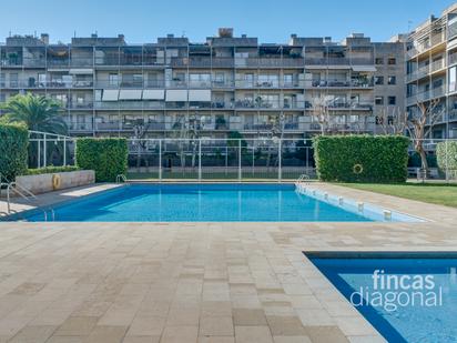 Swimming pool of Flat for sale in  Barcelona Capital  with Air Conditioner, Heating and Terrace