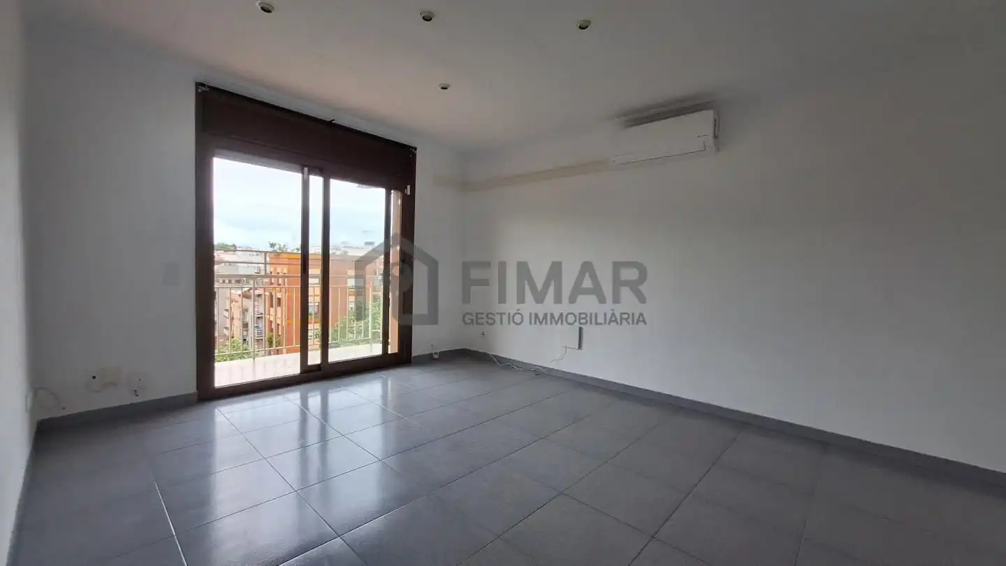 Schlafzimmer von Wohnung zum Verkauf in Mataró mit Klimaanlage und Terrasse